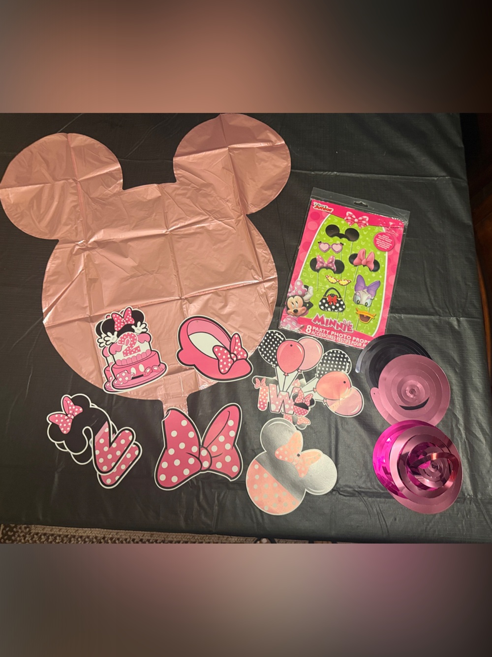 Disney Minnie Mouse 2 Yr.  Birthday Party Decoration Kit